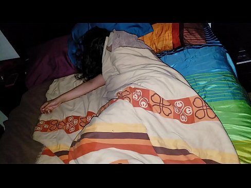 ❤️ Посинок ја кара својата млада маќеа додека таа спие. ❤️❌ Порно видео на mk.mysexgamer.ru ❌❤